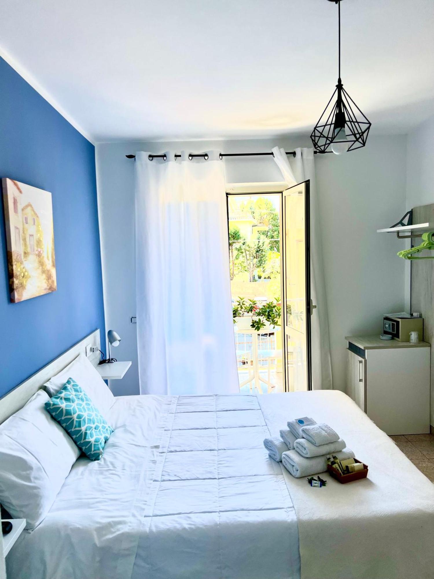 トロペーア Light Blue Bed & Breakfast エクステリア 写真