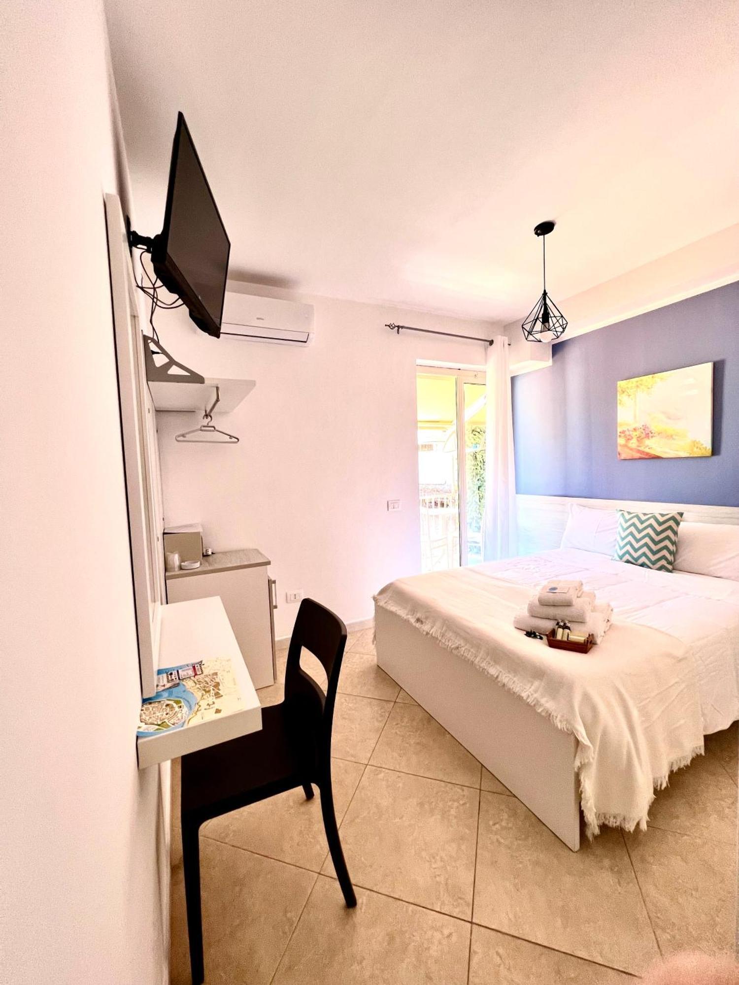 トロペーア Light Blue Bed & Breakfast エクステリア 写真