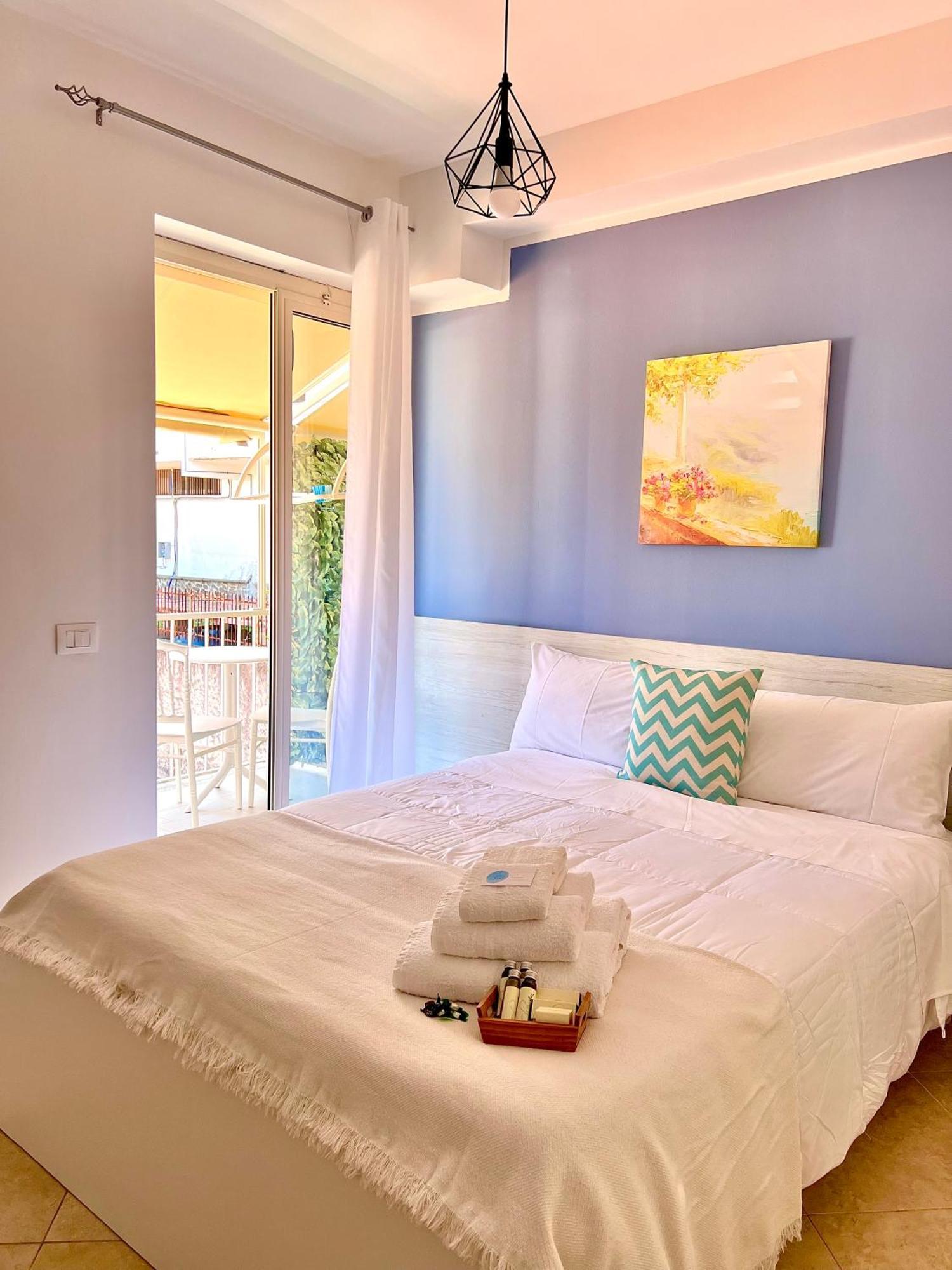 トロペーア Light Blue Bed & Breakfast エクステリア 写真